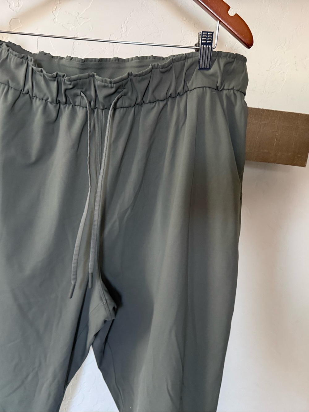Lululemon|Olive Green Drawstring Jogger Pants,athletic loungewear style•Size 14 - Picture 6 of 10